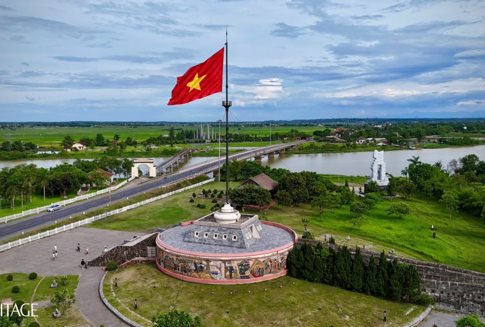 Cầu hiền Lương trong hành trình thăm lại chiến trường xưa Quảng Trị