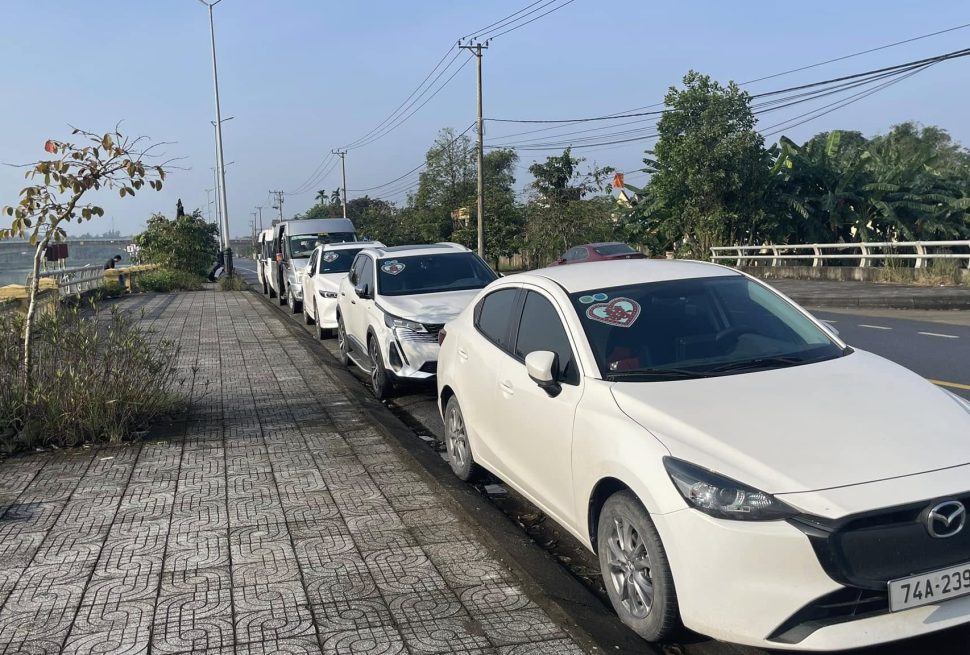 Đa dạng các loại xe cho du khách lựa chọn