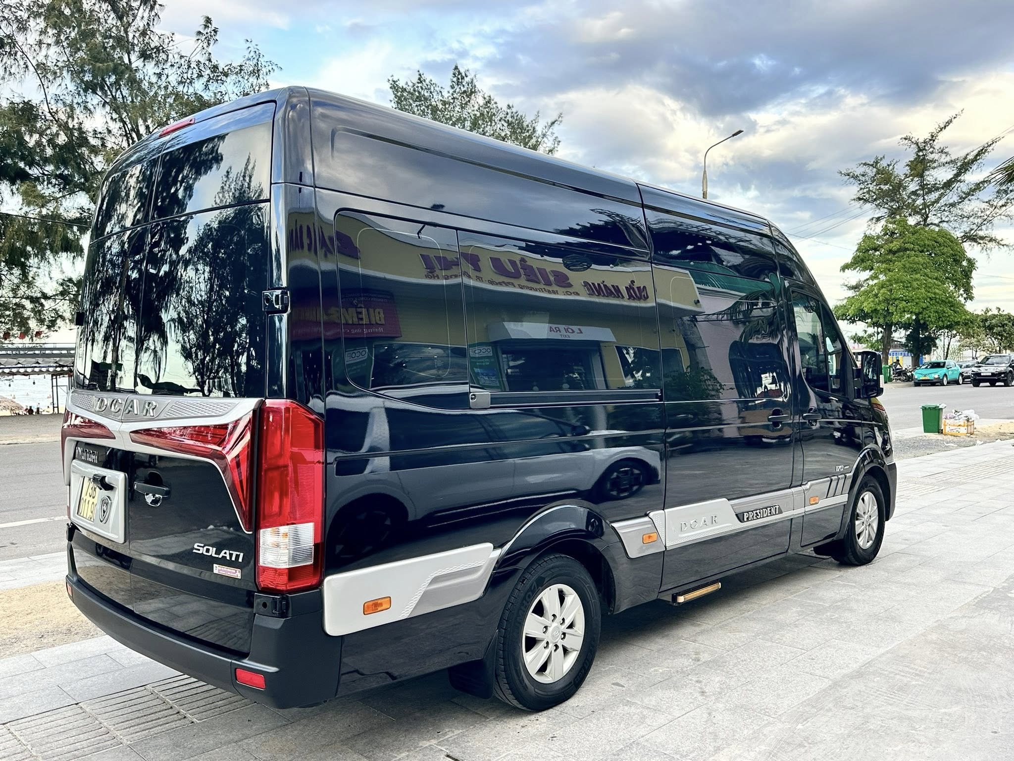 Xe Vip Limousine tại Quảng Trị phục vụ du khách