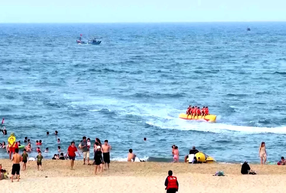 Biển Đồng Hới trong xanh